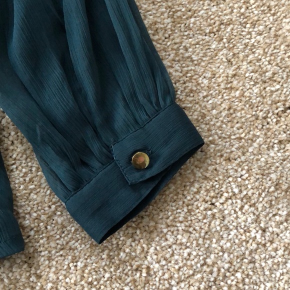 H&M Flowy Top - Picture 5 of 5